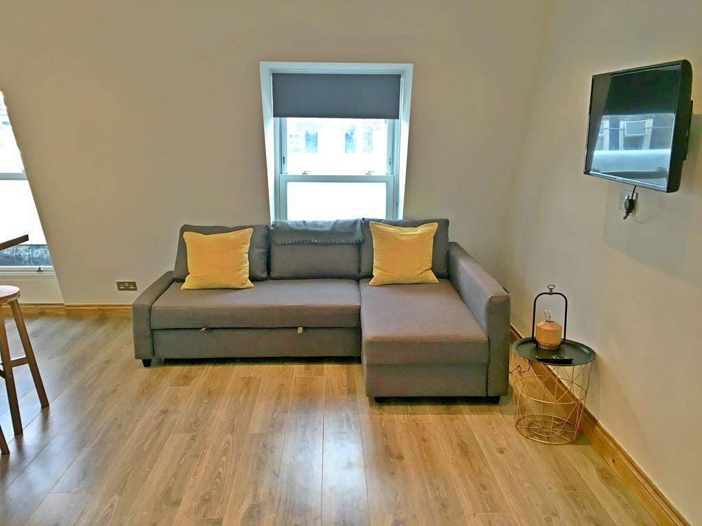 Generous Apartments Apartment *